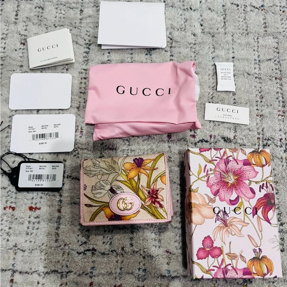 Gucci GG Flora Floral Canvas Wallet with Pink and Gold Accents - Picture 5 of 10